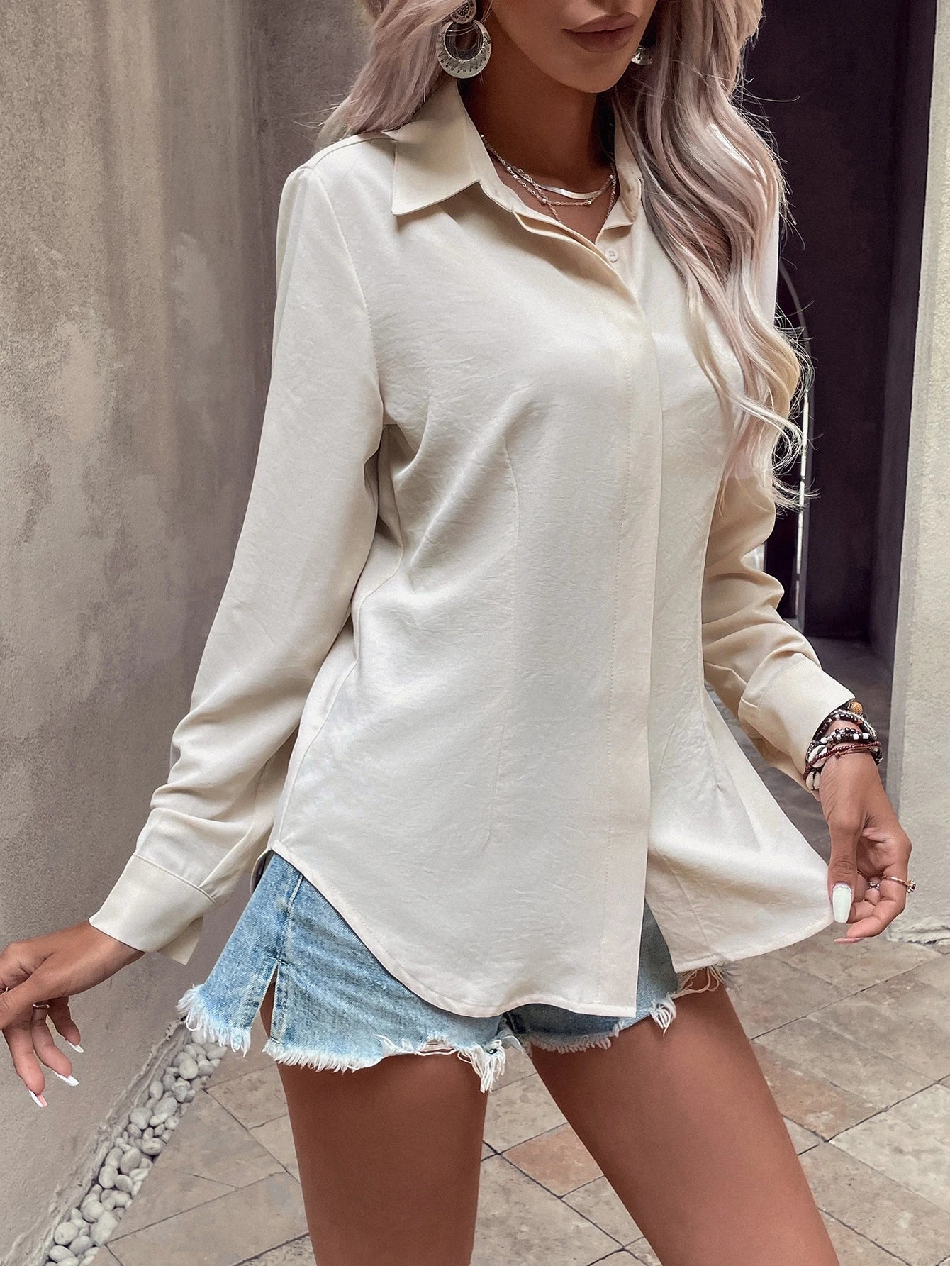 Camisa com Barra Curva e Botão Oculto, de Manga Longa - Noémie