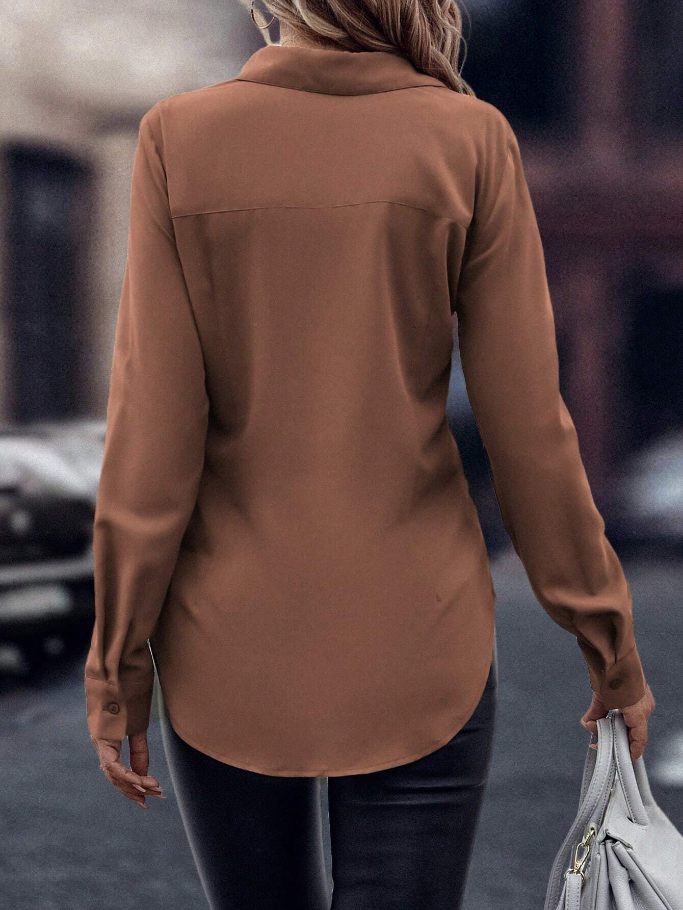 Camisa com Barra Curva e Botão Oculto, de Manga Longa - Noémie