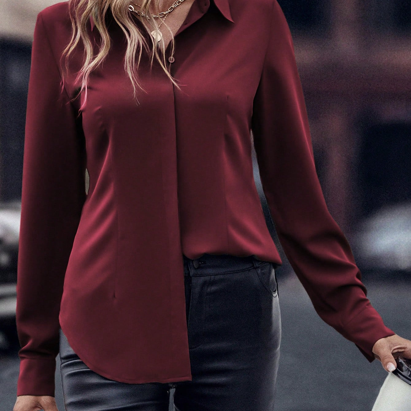 Camisa com Barra Curva e Botão Oculto, de Manga Longa - Noémie