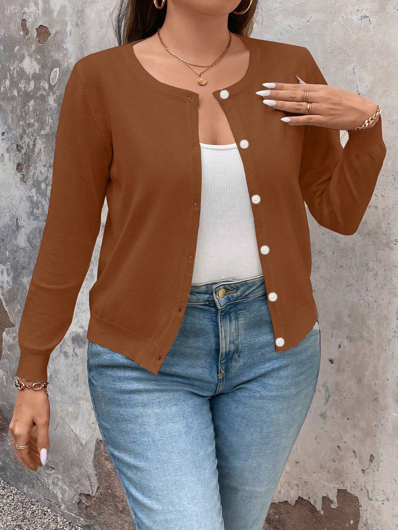 Cardigan de Manga Longa Botões na Frente - Gisele. Plus Size