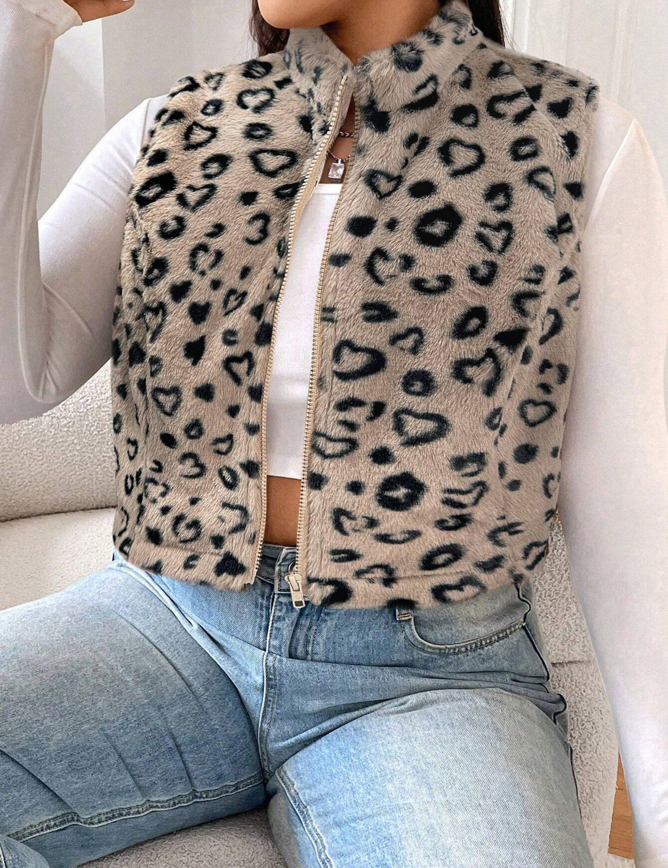 Colete peluciado plus size Samira