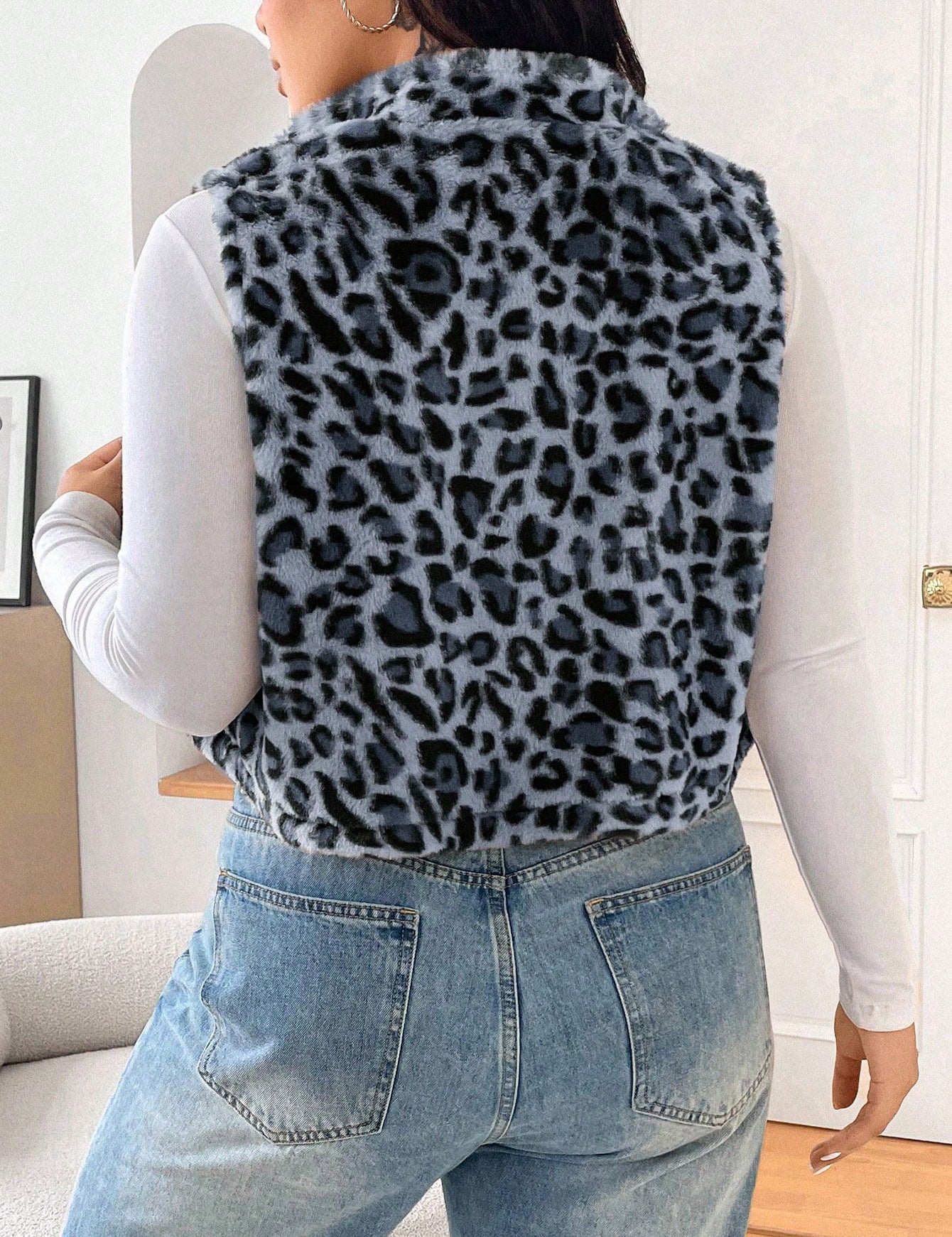 Colete_peluciado_plus_size_Samira_19.jpg