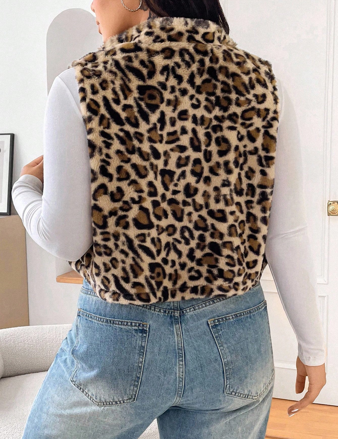 Colete_peluciado_plus_size_Samira_25.jpg