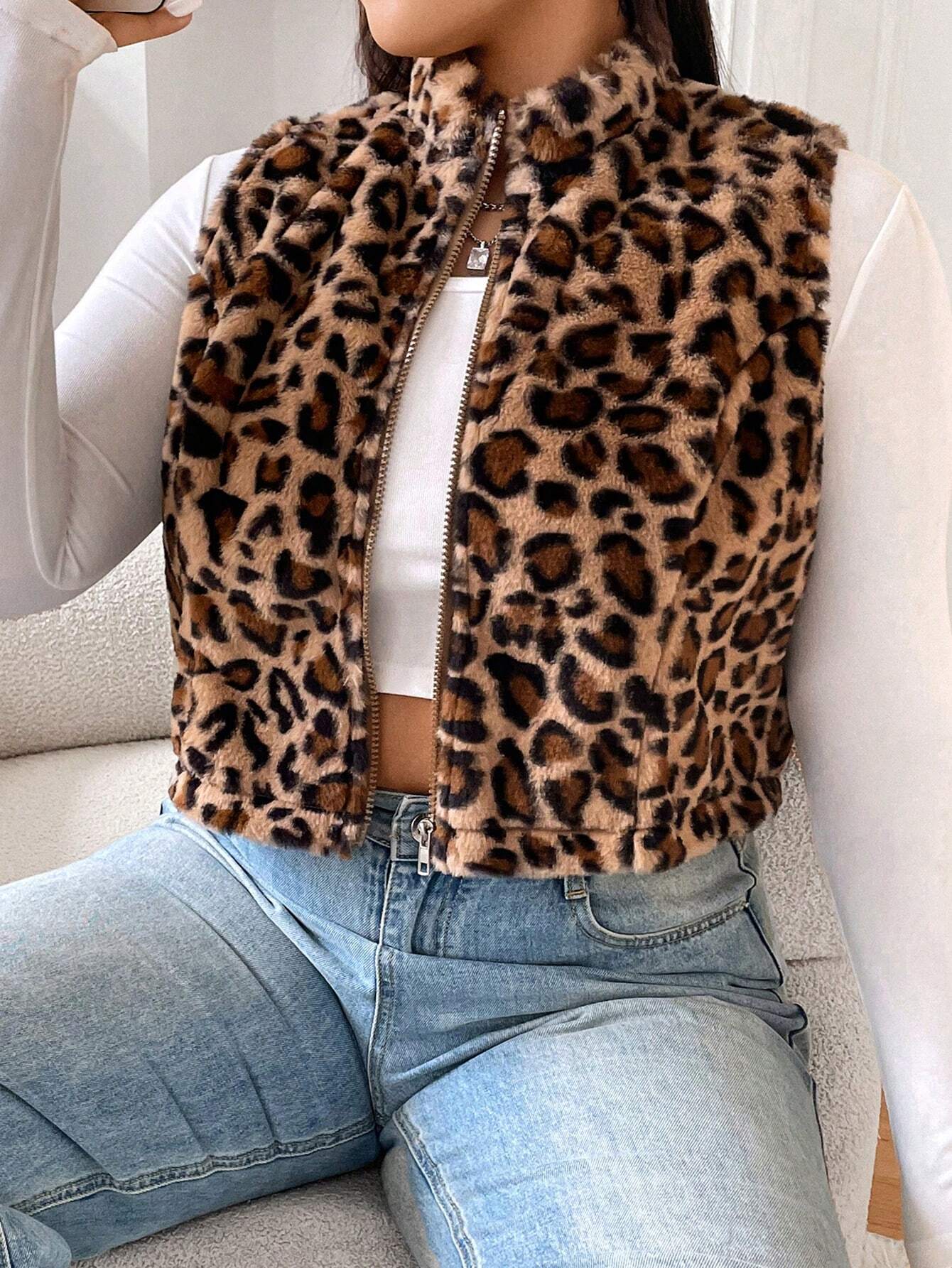 Colete peluciado plus size Samira