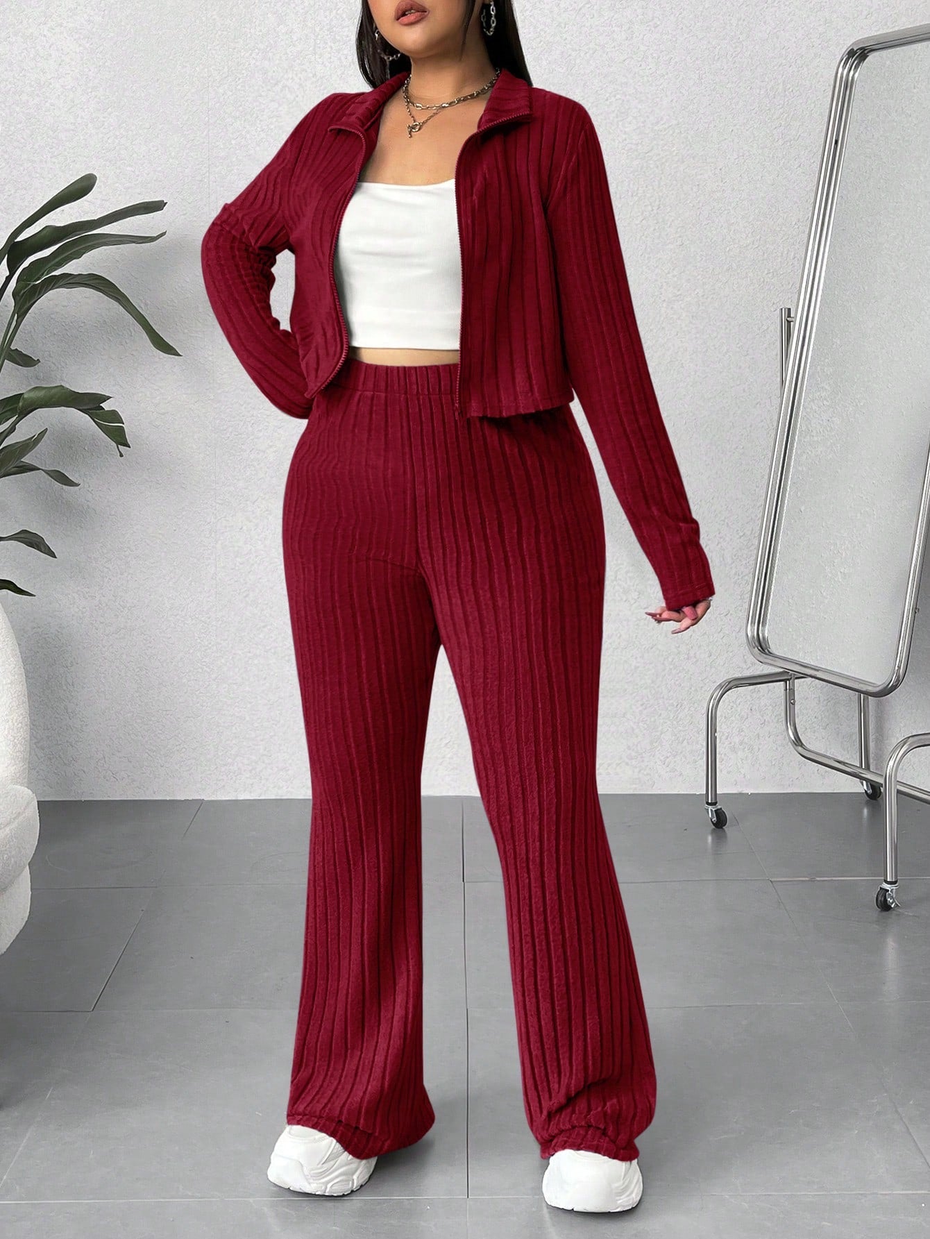 Conjunto Feminino Plus Size de 2 Peças Jaqueta com Capuz e Calça - Cristina