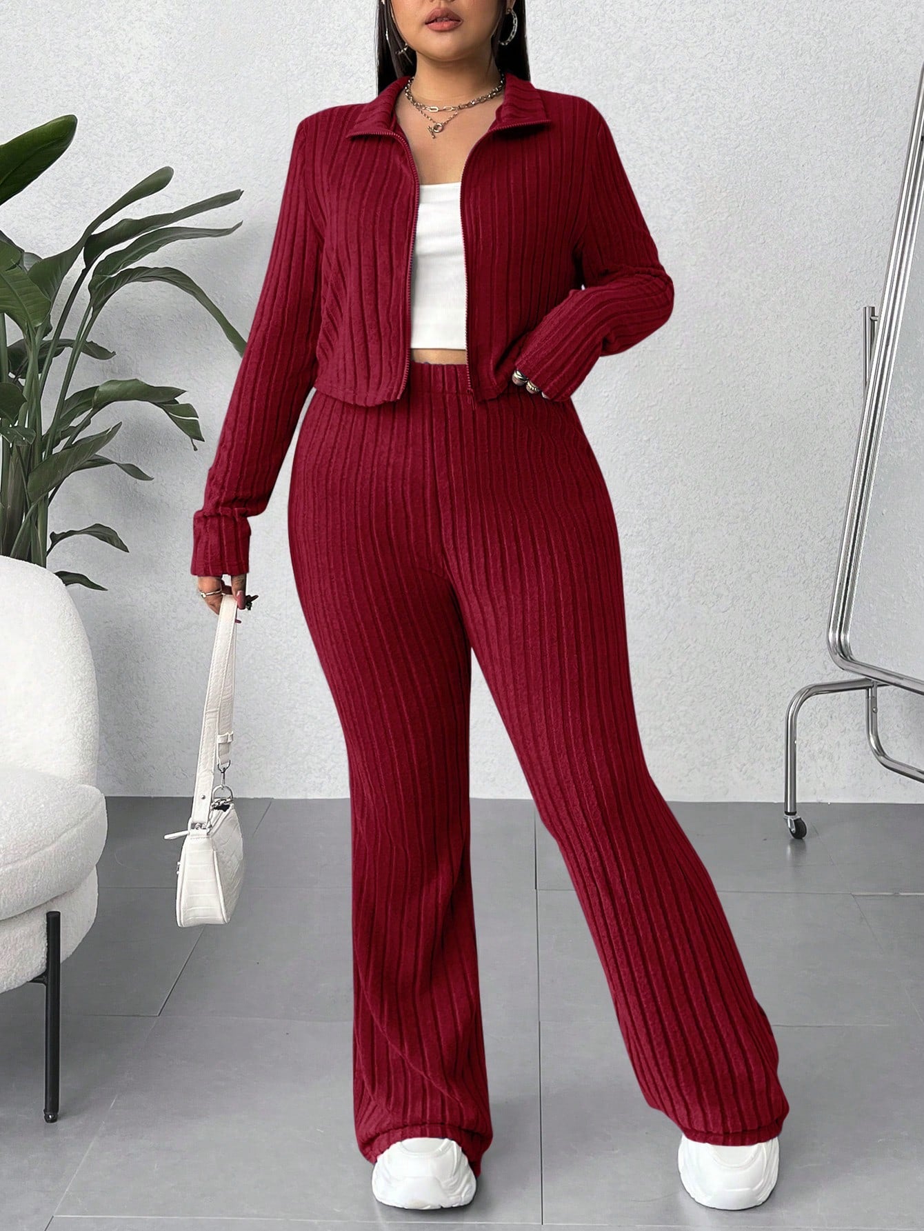 Conjunto Feminino Plus Size de 2 Peças Jaqueta com Capuz e Calça - Cristina