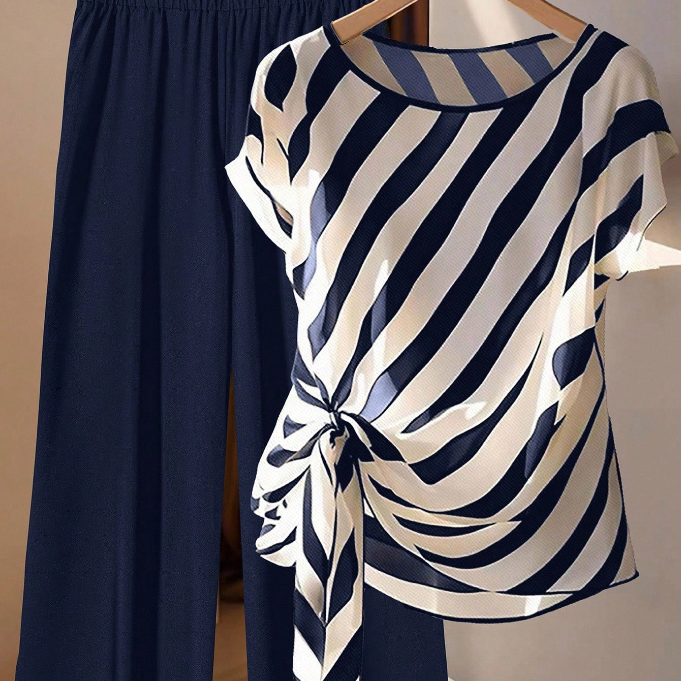 Conjunto Feminino de 2 peças com Camisa Listrada e Calça. Plus Size - Louisa