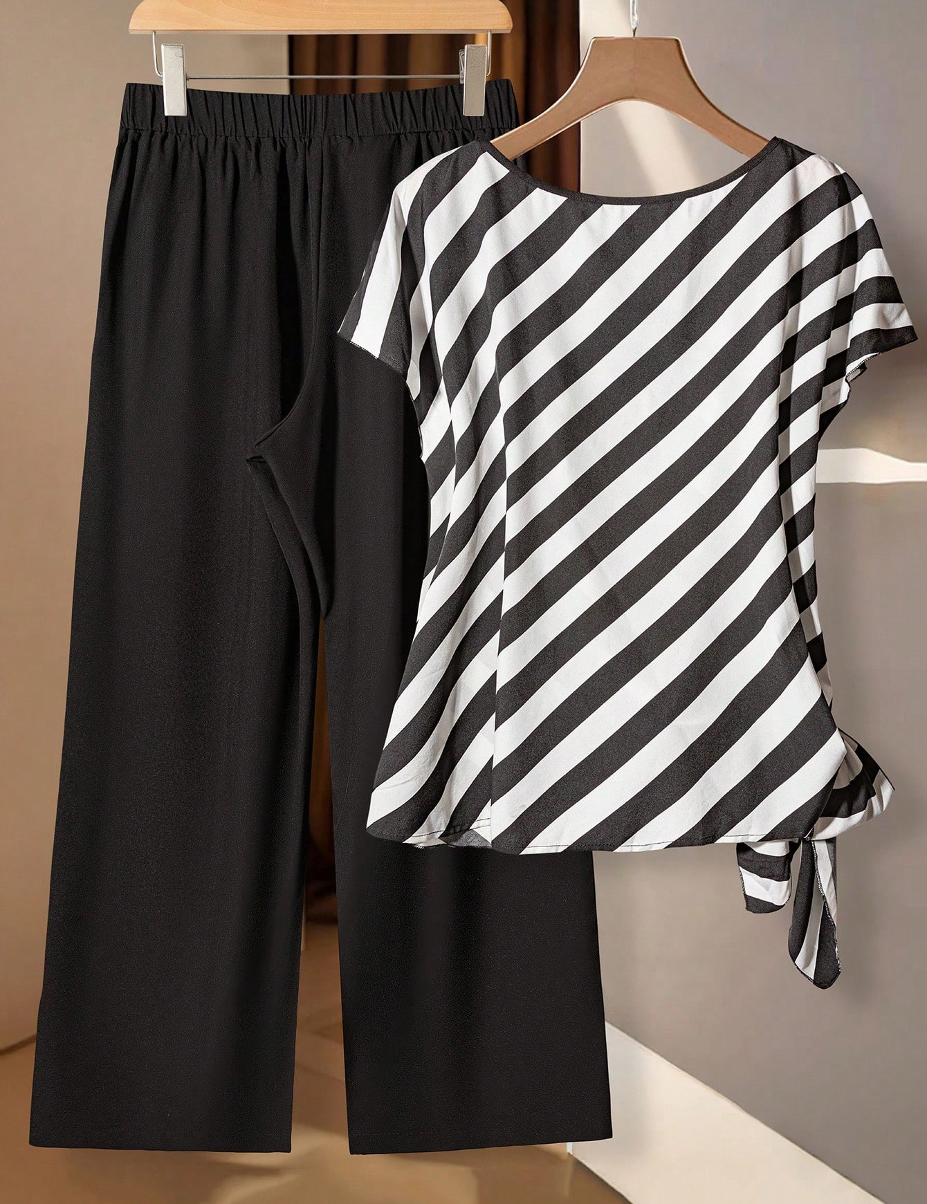 ConjuntoFemininode2pecascomCamisaListradaeCalca.PlusSize-Louisa_8.jpg