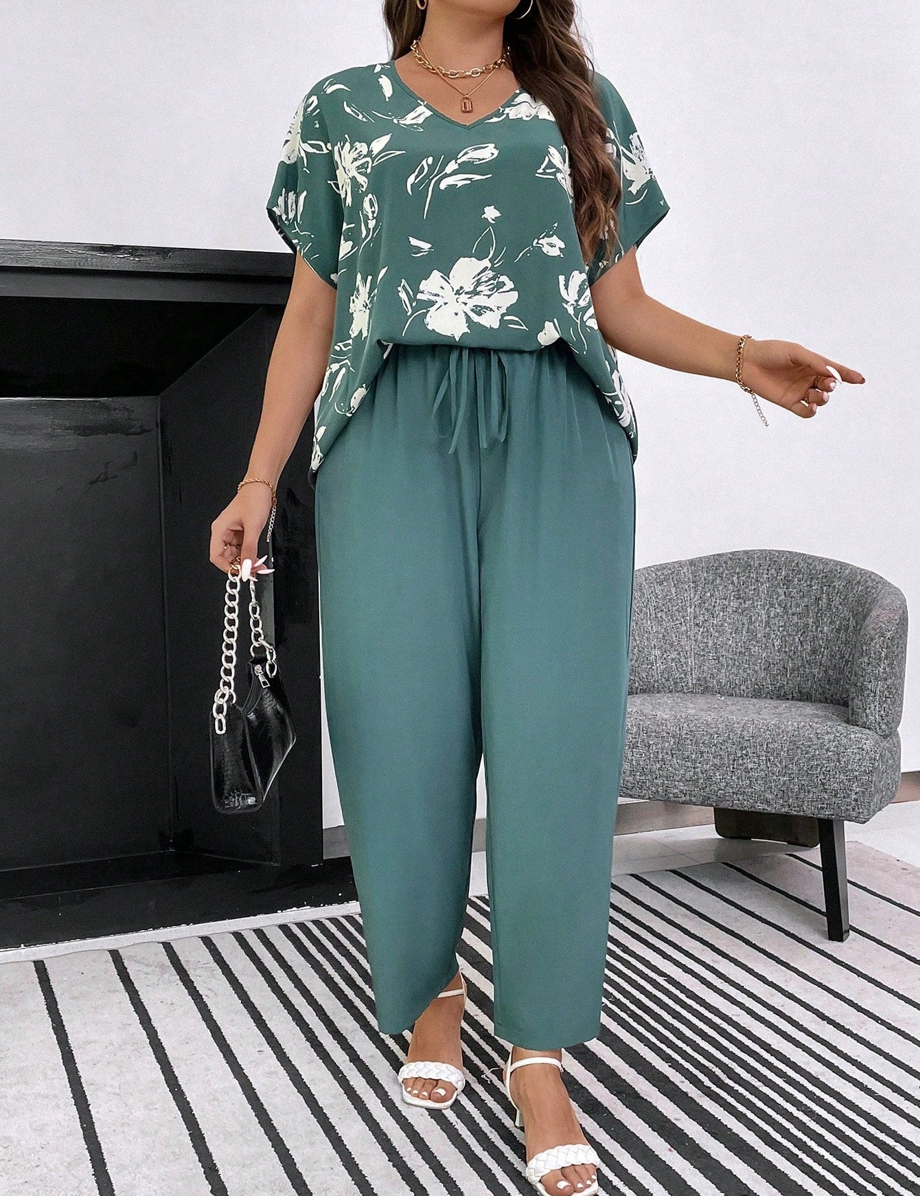 Conjunto Feminino de Blusa e Calça Gina. Plus Size.