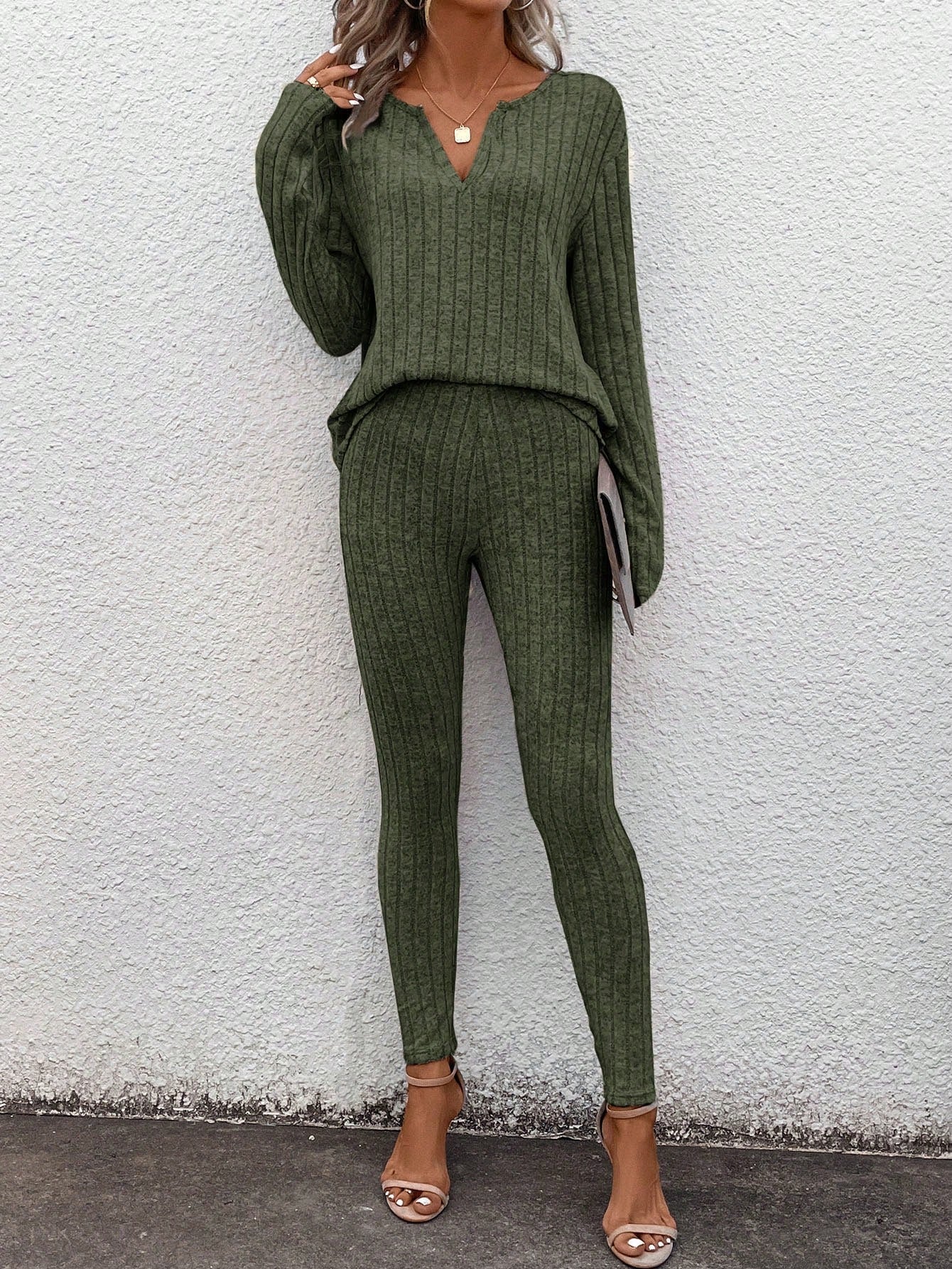 Conjunto Feminino canelado de calça e manga comprida  Beatriz.