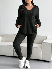 Conjunto Feminino de Blusa com Decote em V e Calça plus size Emilie.