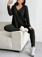 Conjunto Feminino de Blusa com Decote em V e Calça plus size Emilie.