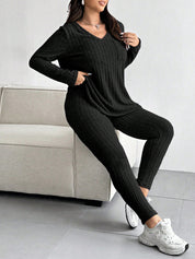 Conjunto Feminino de Blusa com Decote em V e Calça plus size Emilie.