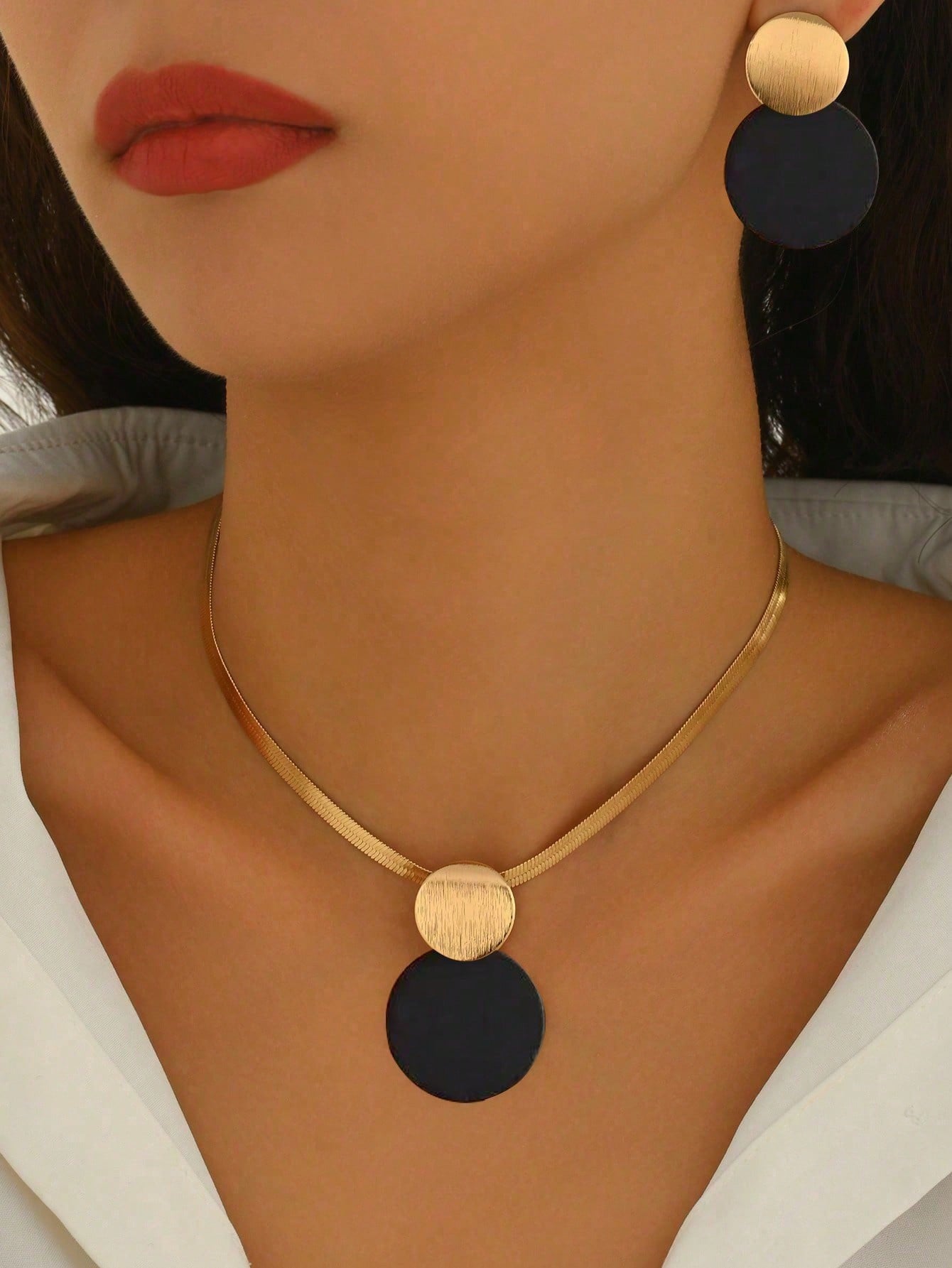 Conjunto de Joias Feminina Minimalista com Colar e Brincos - Emanuele
