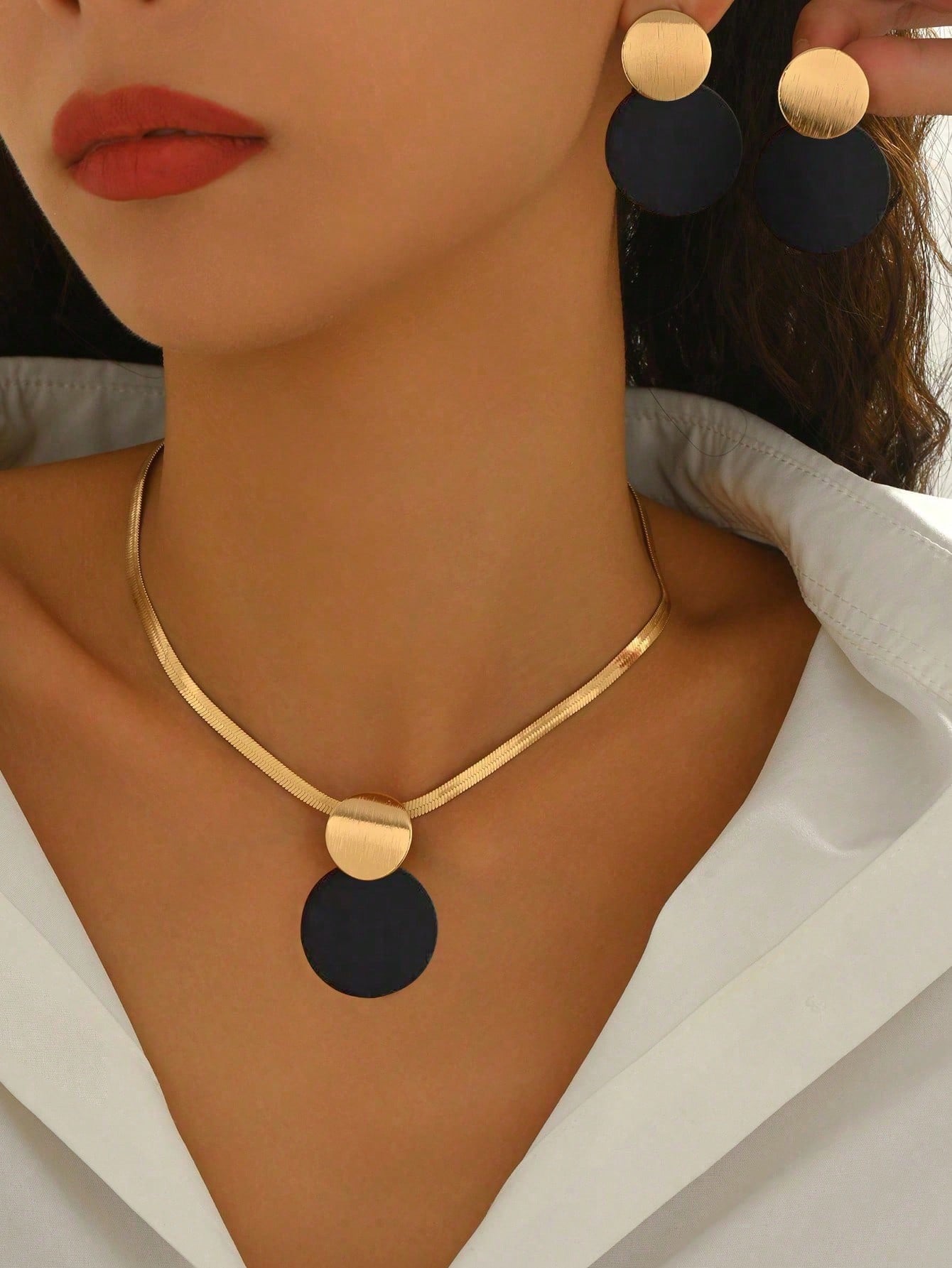 Conjunto de Joias Feminina Minimalista com Colar e Brincos - Emanuele