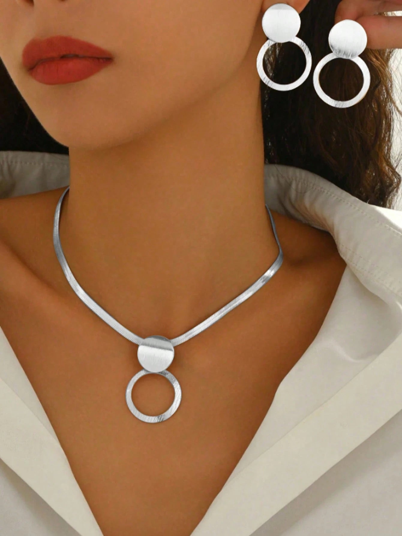 Conjunto de Joias Feminina Minimalista com Colar e Brincos - Emanuele