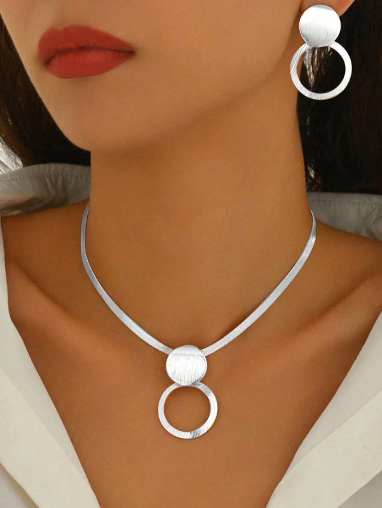 Conjunto de Joias Feminina Minimalista com Colar e Brincos - Emanuele