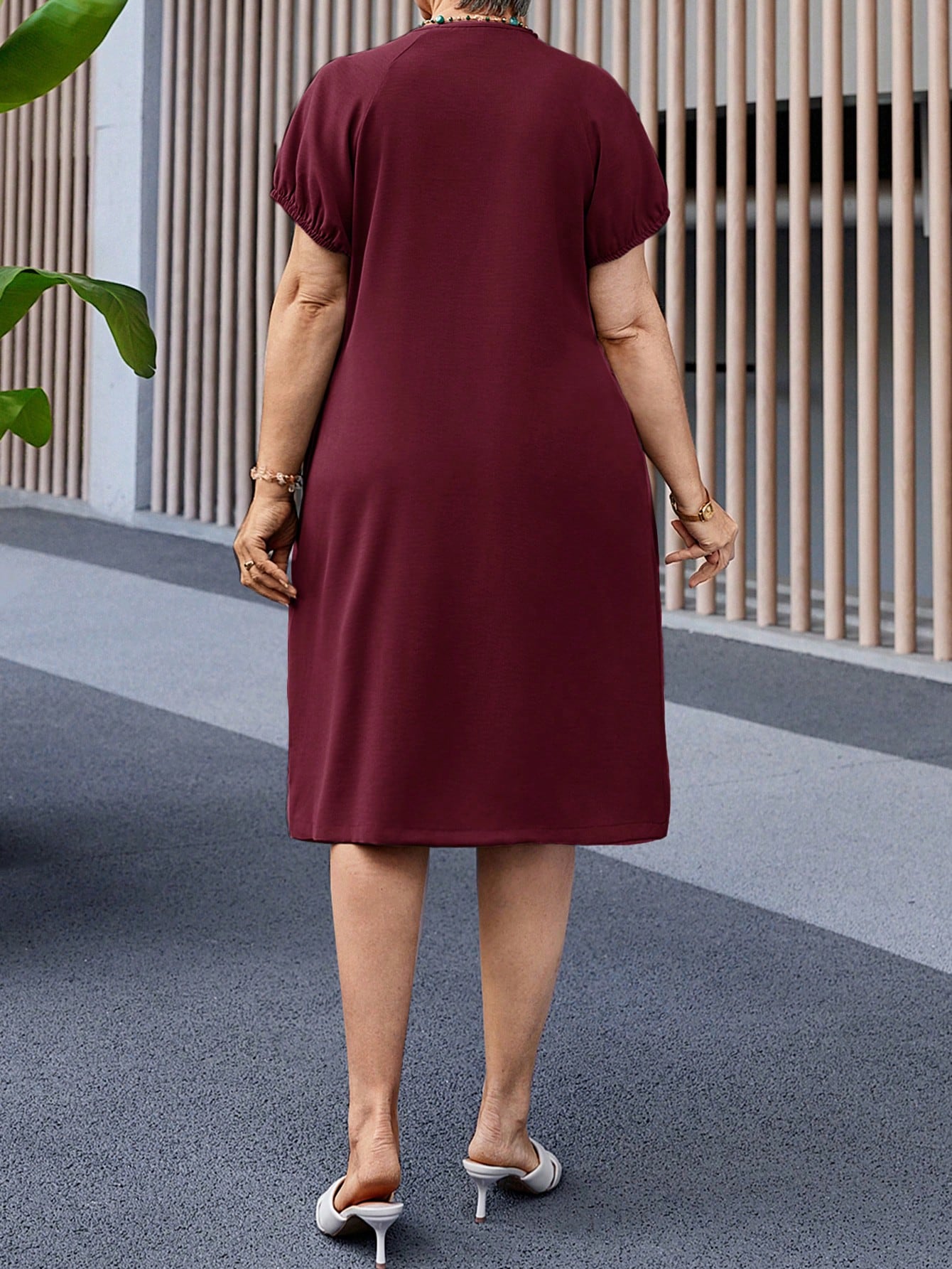 Vestido Feminino pregueado plus size Isadora