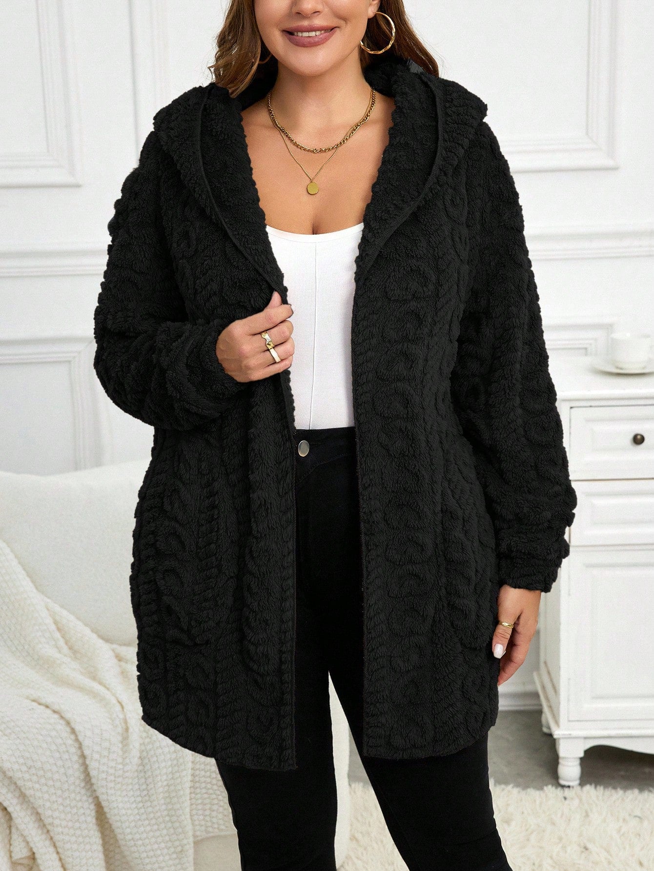 Jaqueta Feminina Reversível com Capuz  Plus Size Paola.