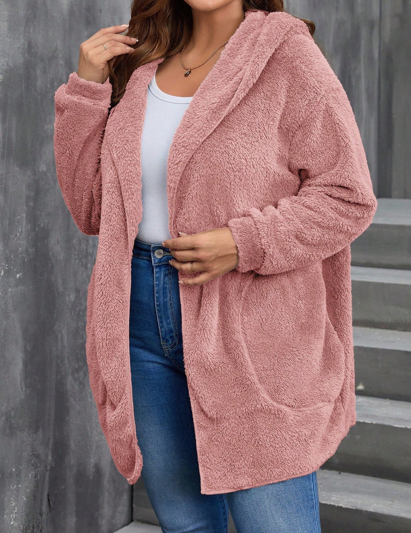 Jaqueta Feminina Reversível com Capuz  Plus Size Paola.