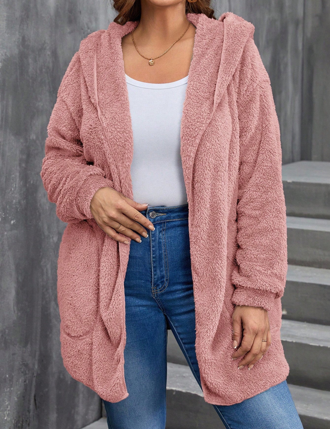 Jaqueta_Feminina_Reversivel_com_Capuz_Plus_Size_Paola_17.jpg