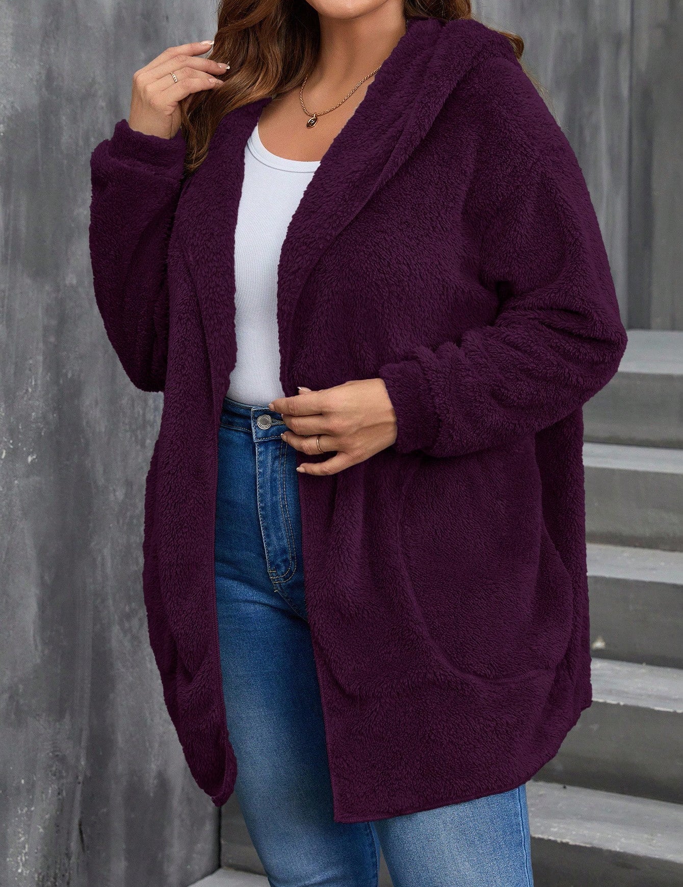 Jaqueta Feminina Reversível com Capuz  Plus Size Paola.