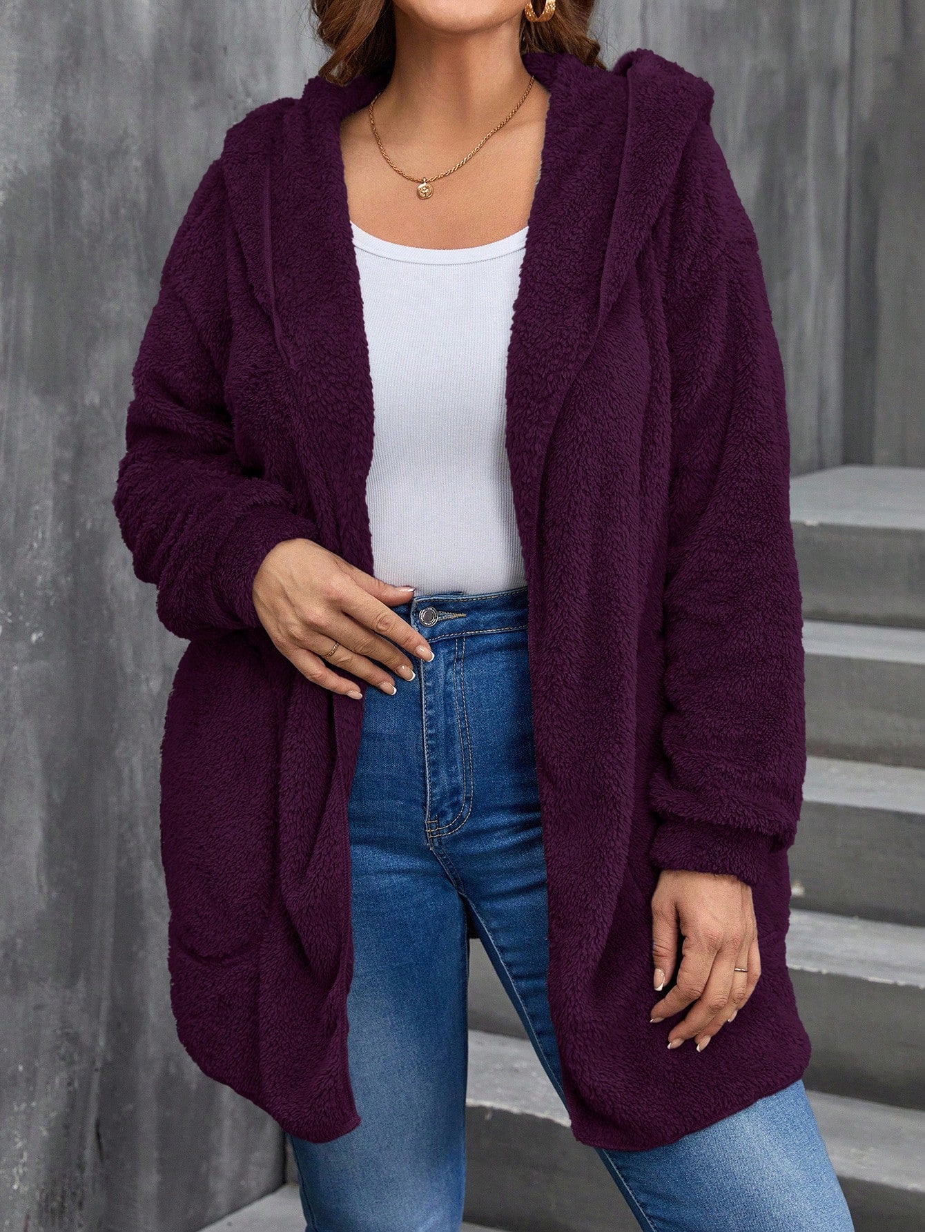 Jaqueta Feminina Reversível com Capuz  Plus Size Paola.