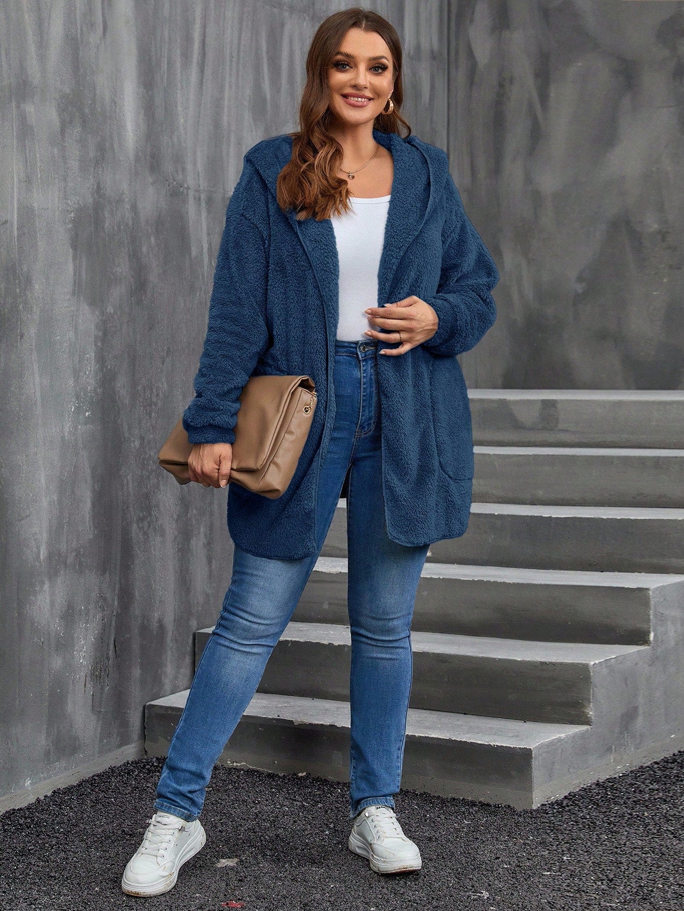 Jaqueta Feminina Reversível com Capuz  Plus Size Paola.