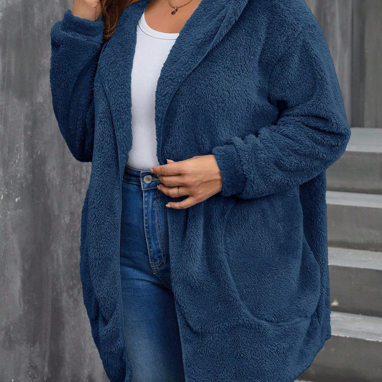 Jaqueta Feminina Reversível com Capuz  Plus Size Paola.