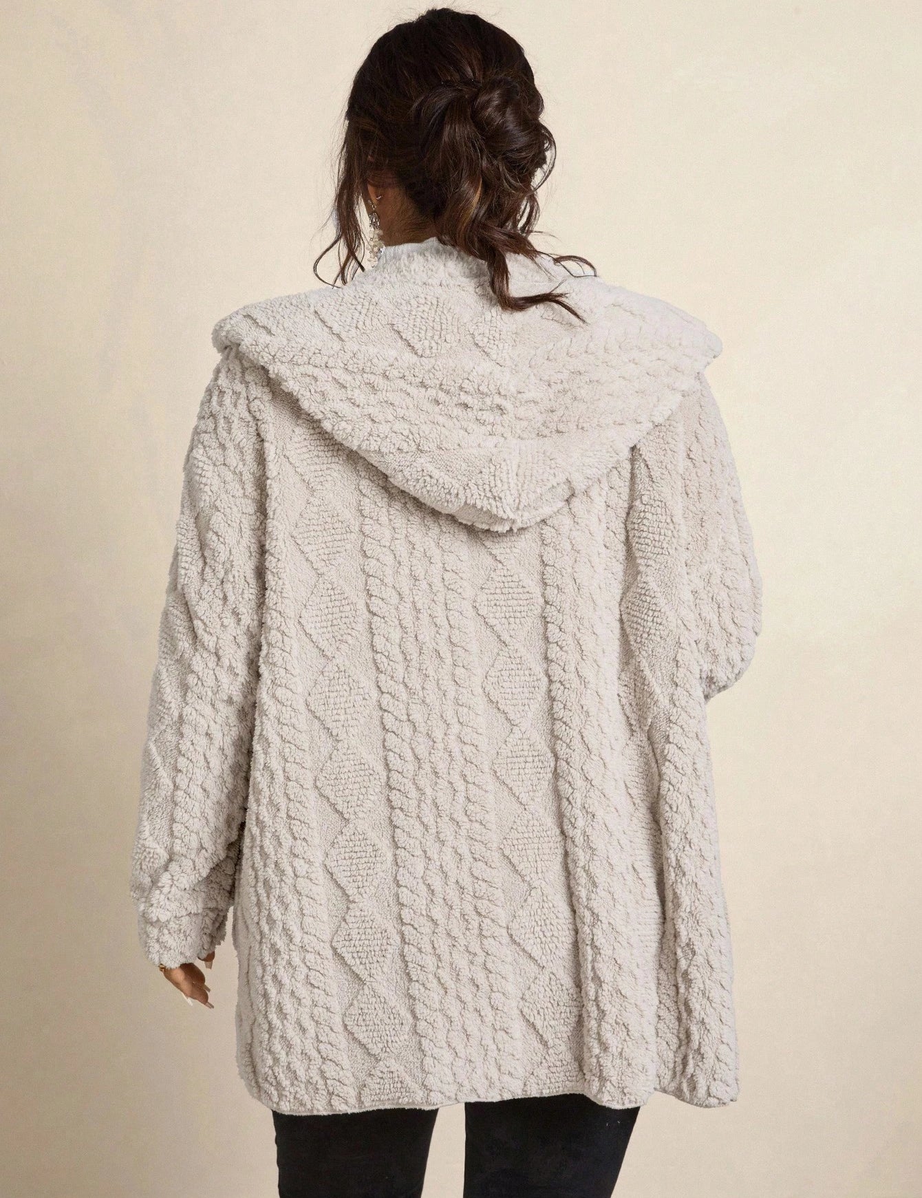 Jaqueta_Feminina_Reversivel_com_Capuz_Plus_Size_Paola_34.webp