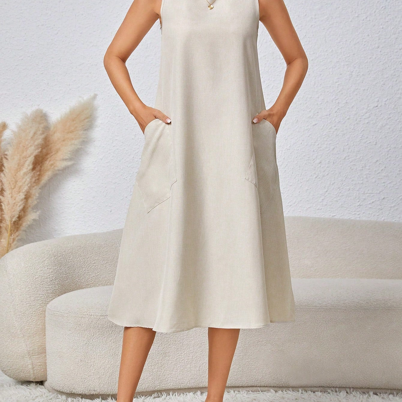 Vestido Feminino Sem Manga Emily.