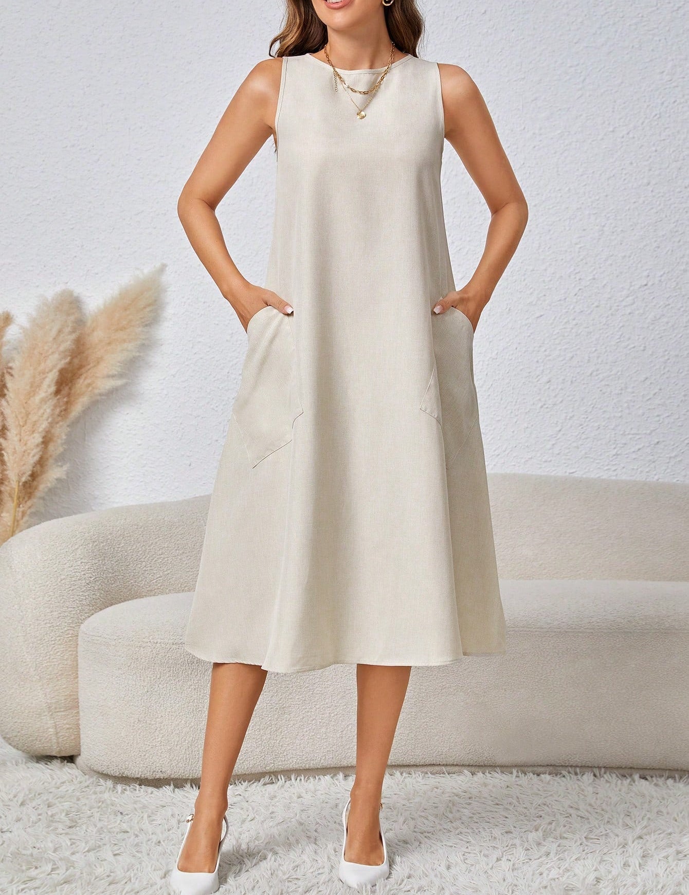 Vestido Feminino Sem Manga Emily.