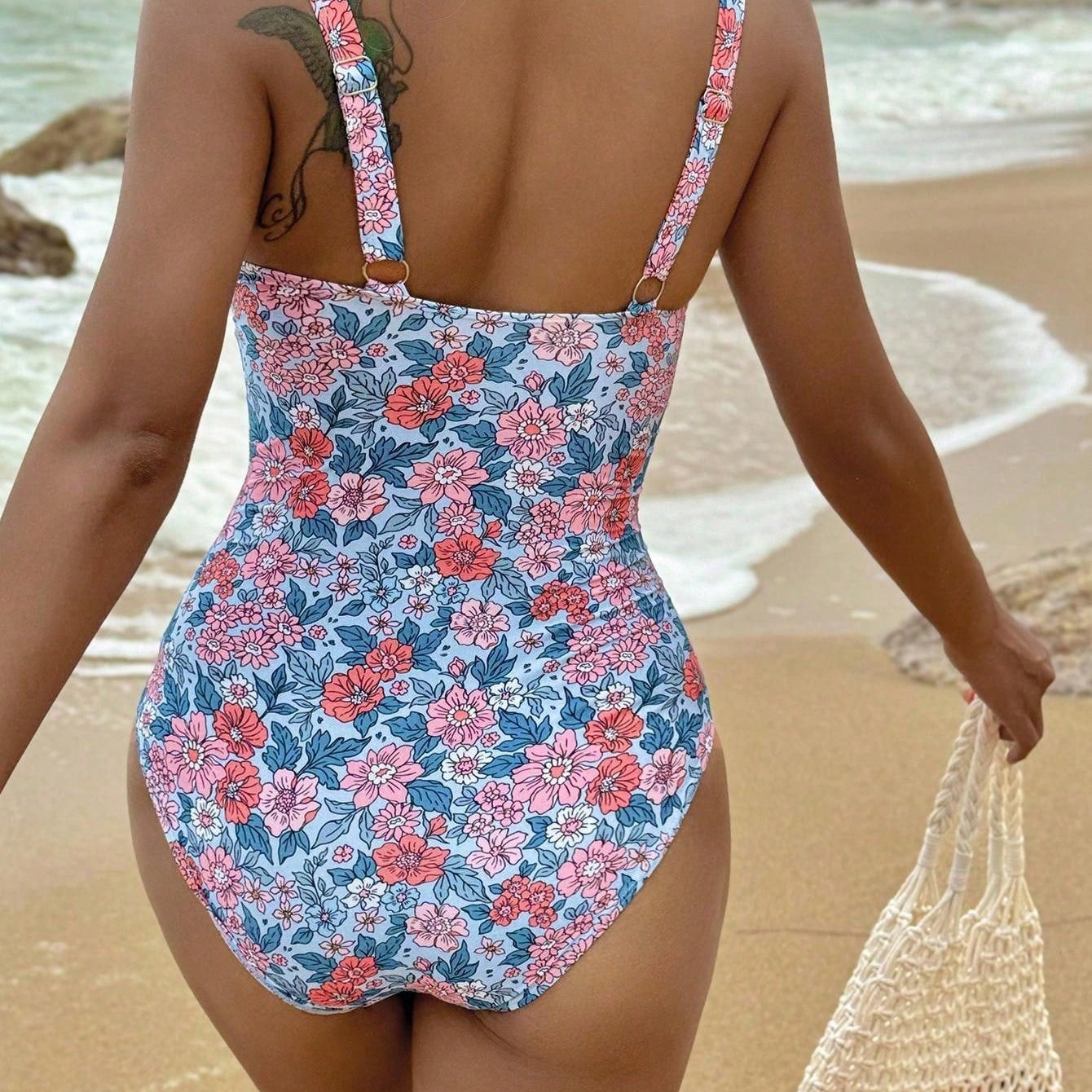 Maio_feminino_com_estampa_floral_e_detalhe_enrugado_Nelly_6.jpg