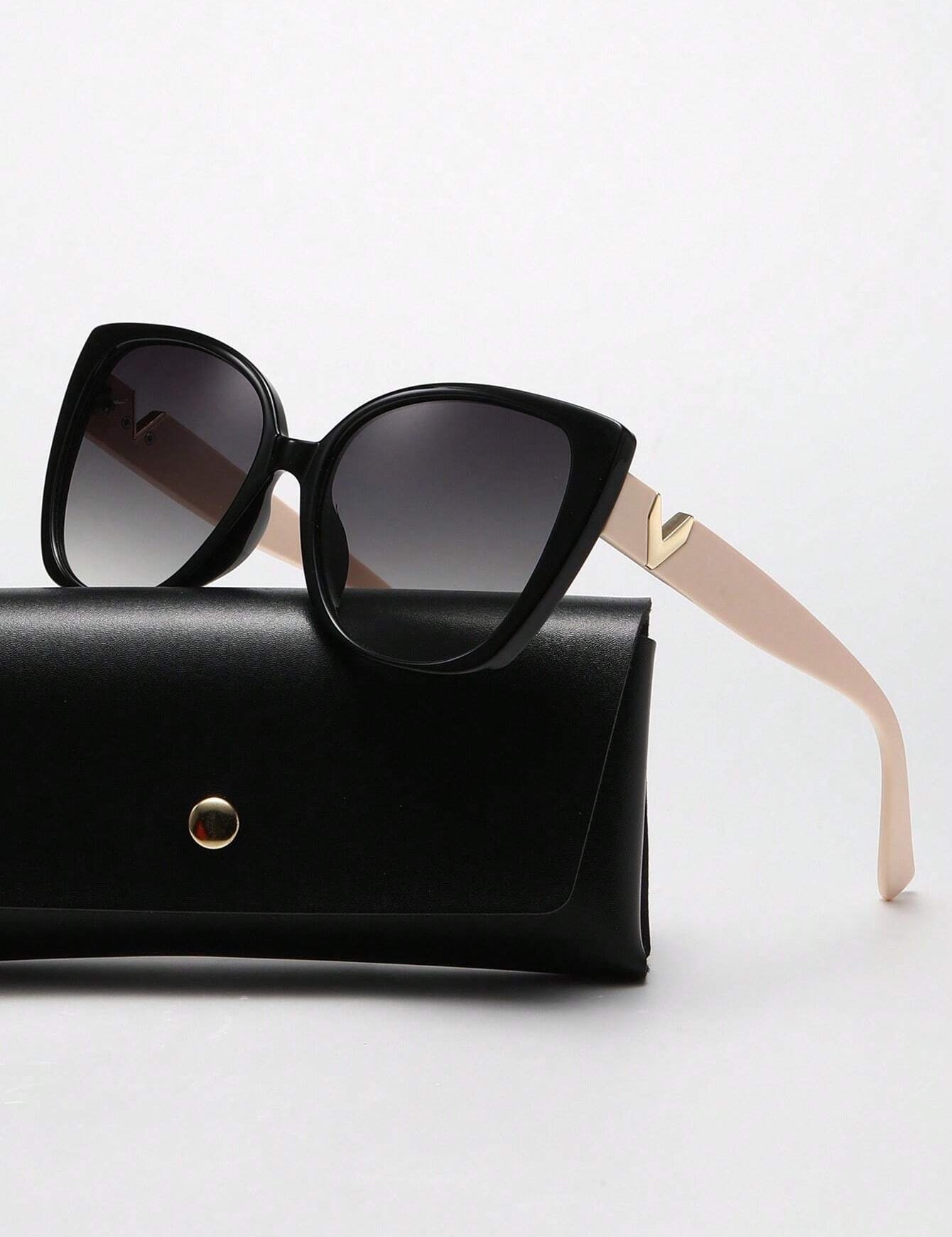OculosFemininodeArmacaoGrossaRetroCasual-Leone_2.jpg