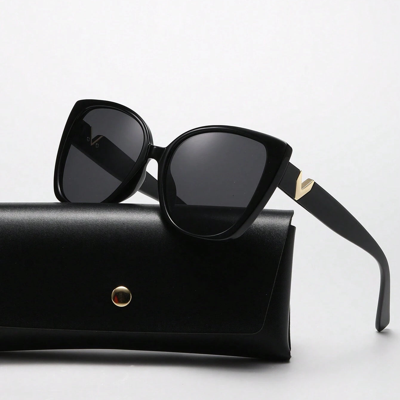 Óculos Feminino de Armação Grossa Retrô Casual - Leone