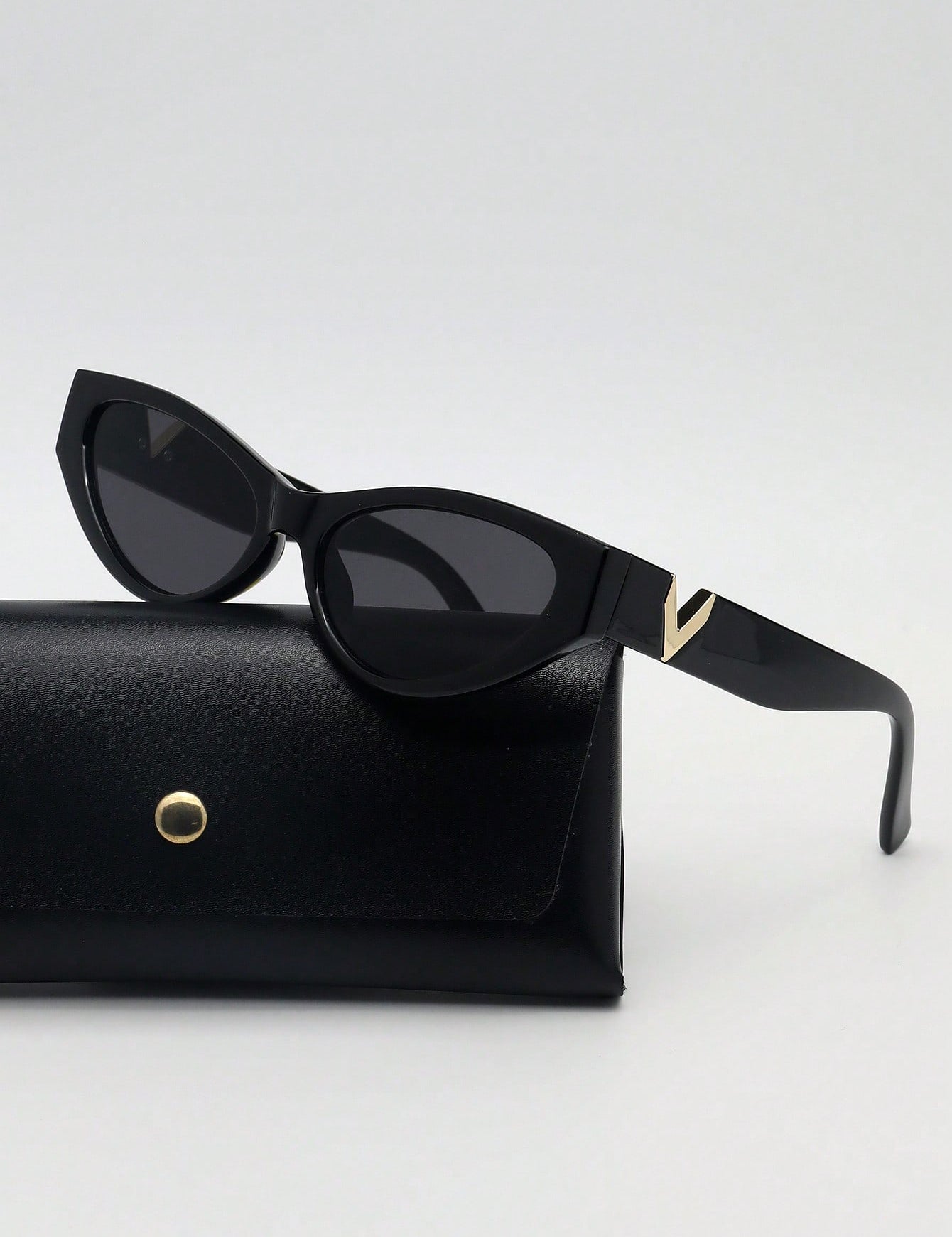 OculosFemininodeArmacaoGrossaRetroCasual-Leone_33.jpg
