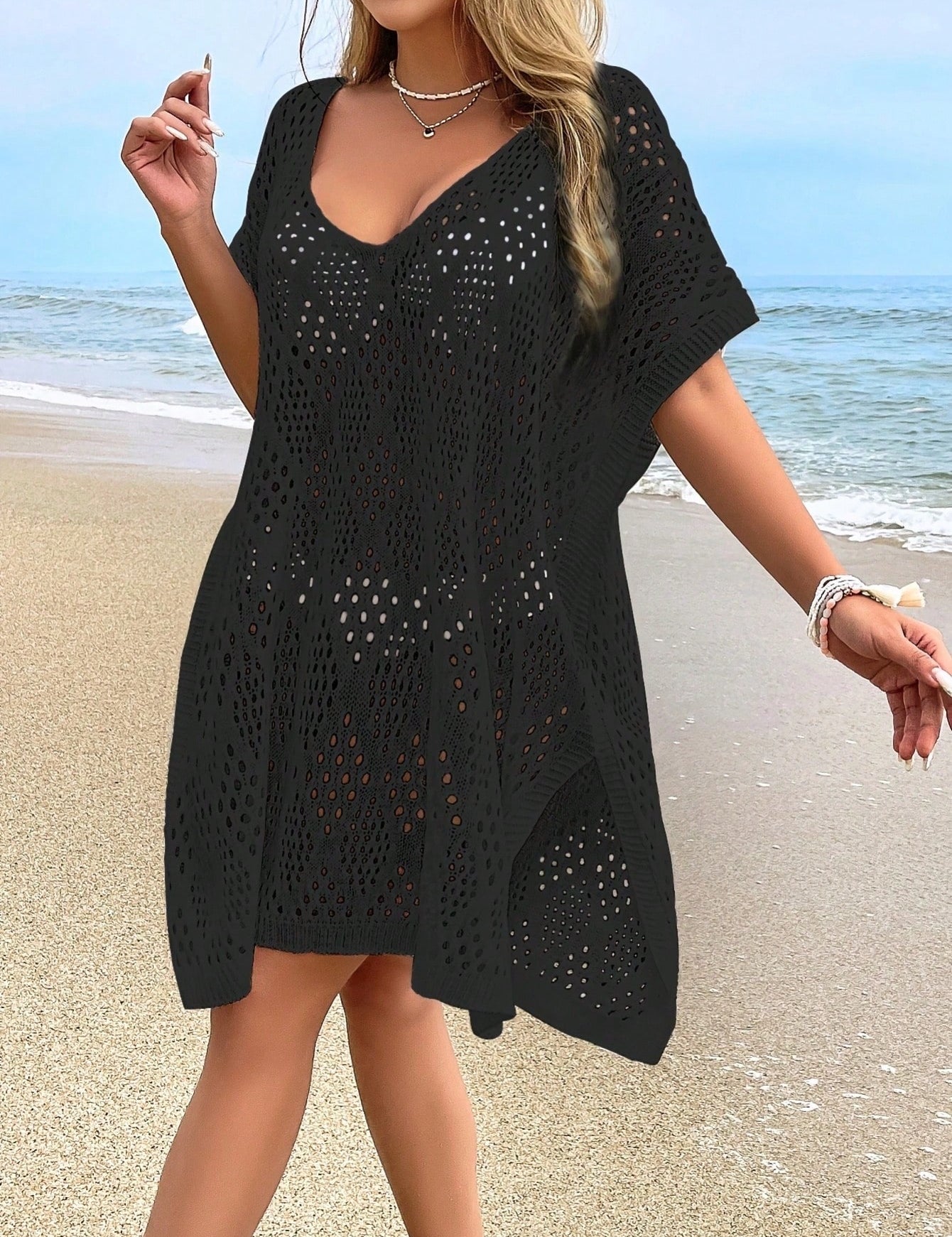 Saída de Praia Feminina com Detalhe Vazado. Plus Size - Prida