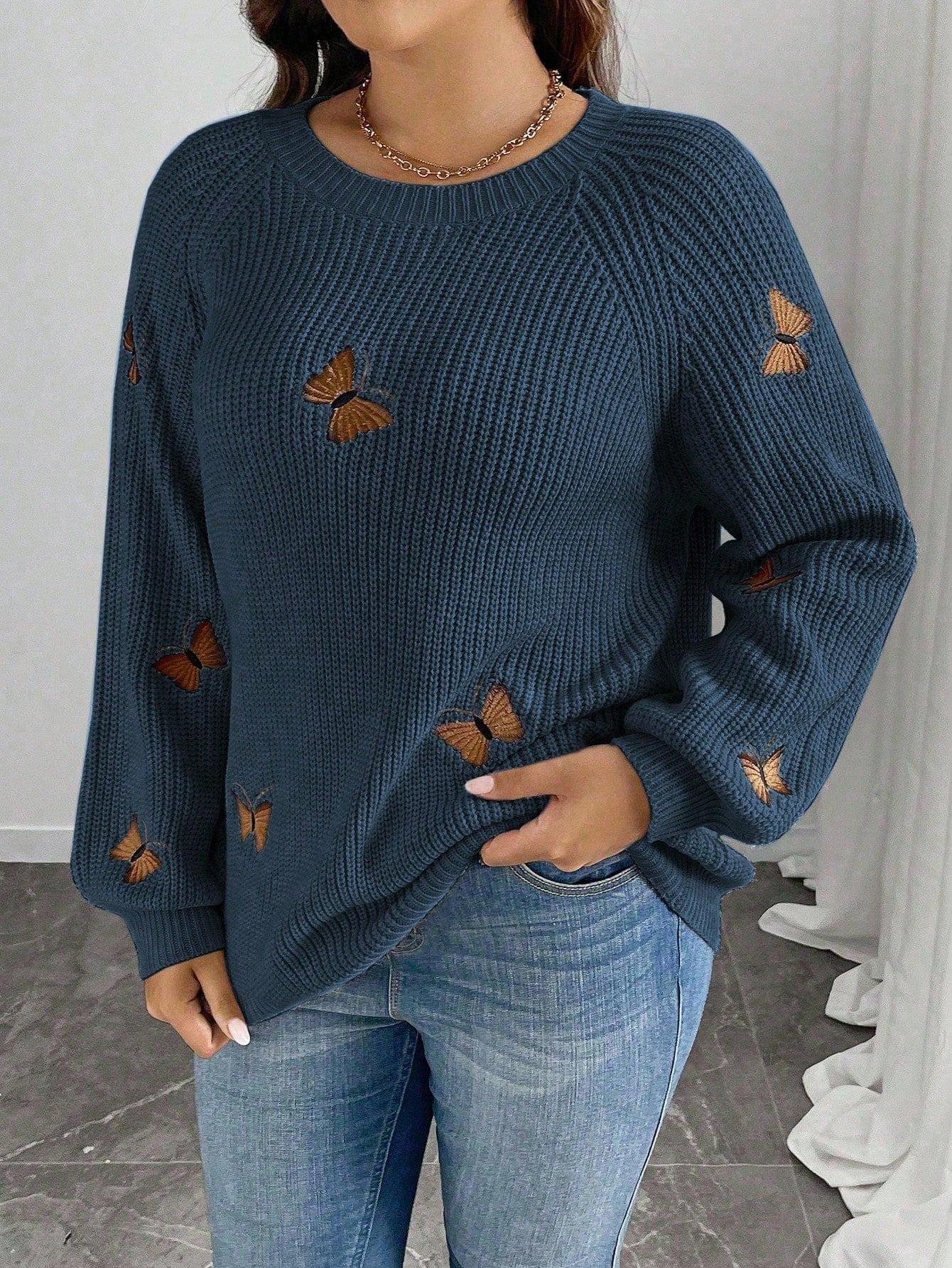 Suéter Feminino com Bordado de borboleta plus size Giorgia