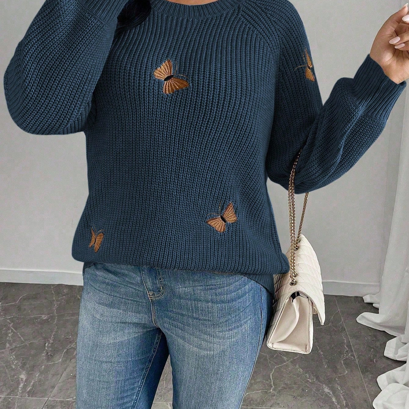 Suéter Feminino com Bordado de borboleta plus size Giorgia