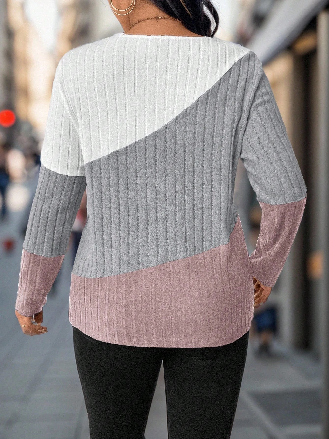 Suéter Feminino com Decote em V plus Size Anee