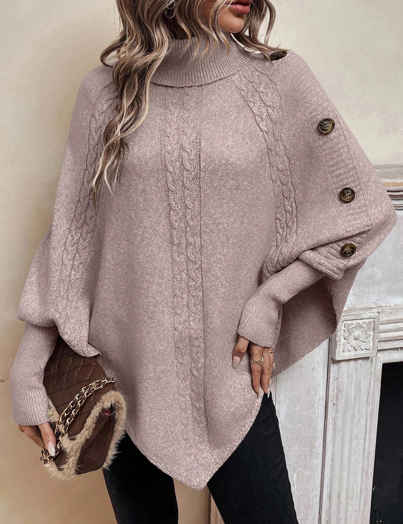 Sueter_feminino_assimetrico_Coraline_6.webp