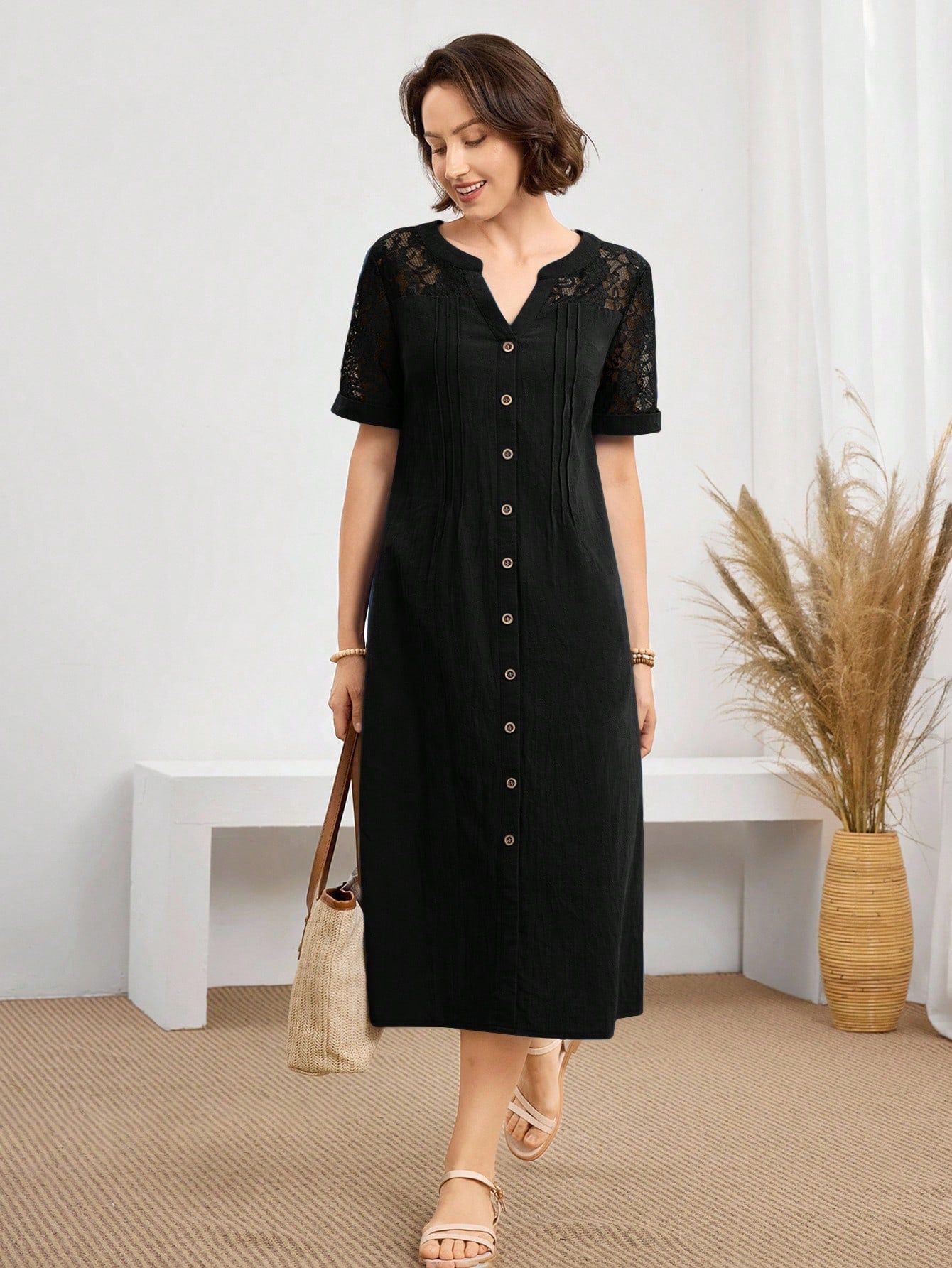 Vestido Feminino Decote em V em Renda - Gergia