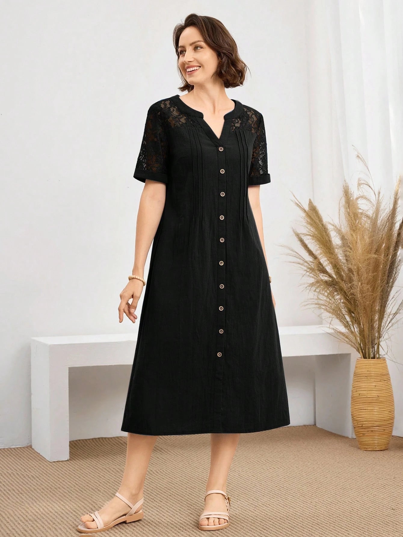 Vestido Feminino Decote em V em Renda - Gergia