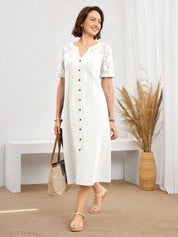 Vestido Feminino Decote em V em Renda - Gergia