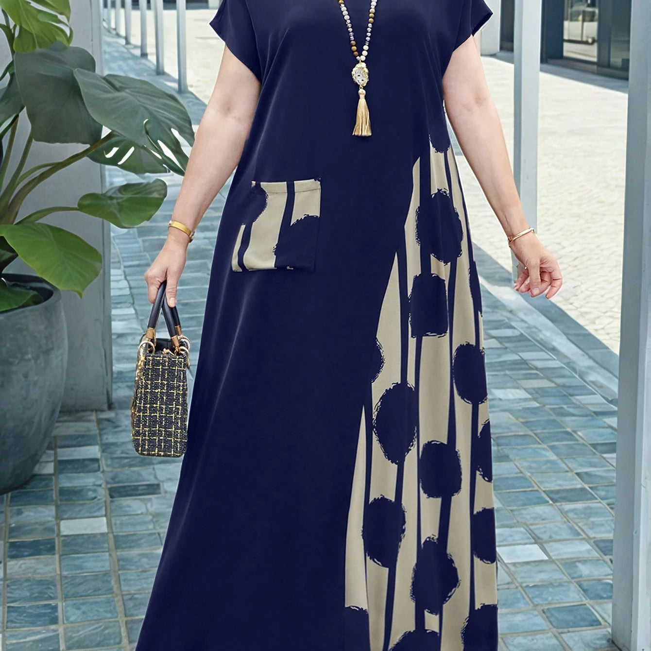 Vestido Feminino Longo em Contraste de Cores - Dinamar. Plus Size