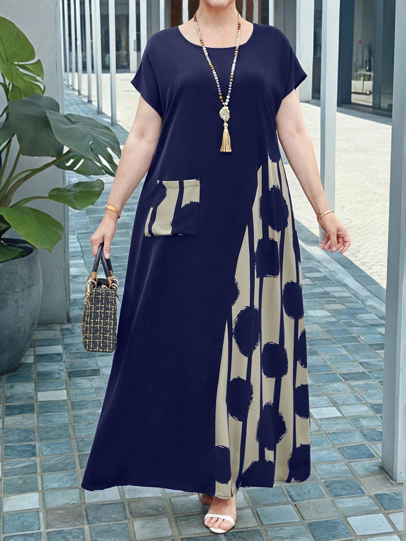 Vestido Feminino Longo em Contraste de Cores - Dinamar. Plus Size