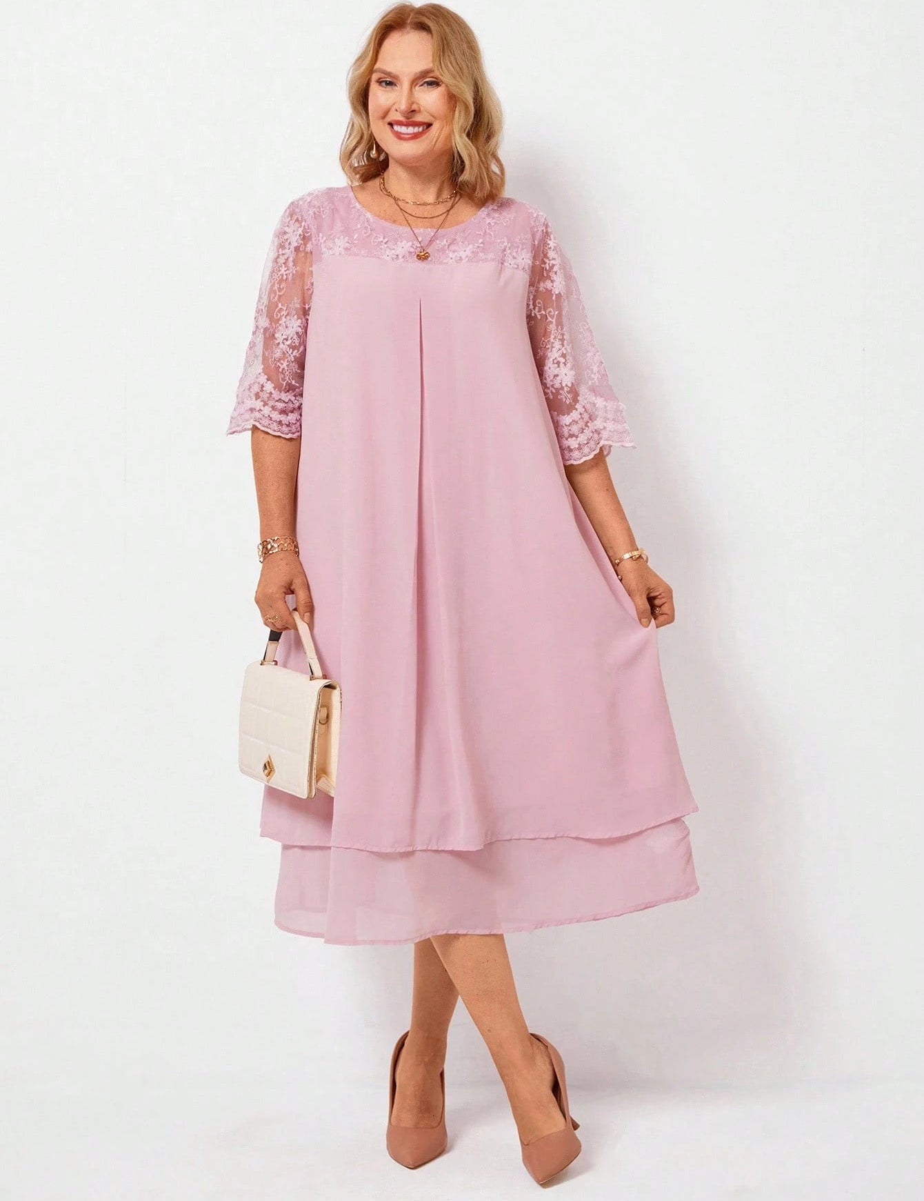 Vestido Feminino com Splice de Tela. Plus Size - Maely