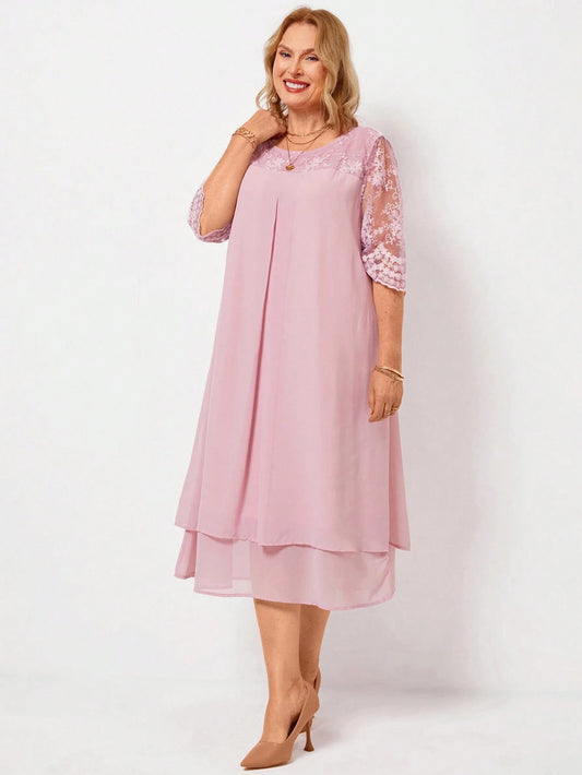 Vestido Feminino com Splice de Tela. Plus Size - Maely