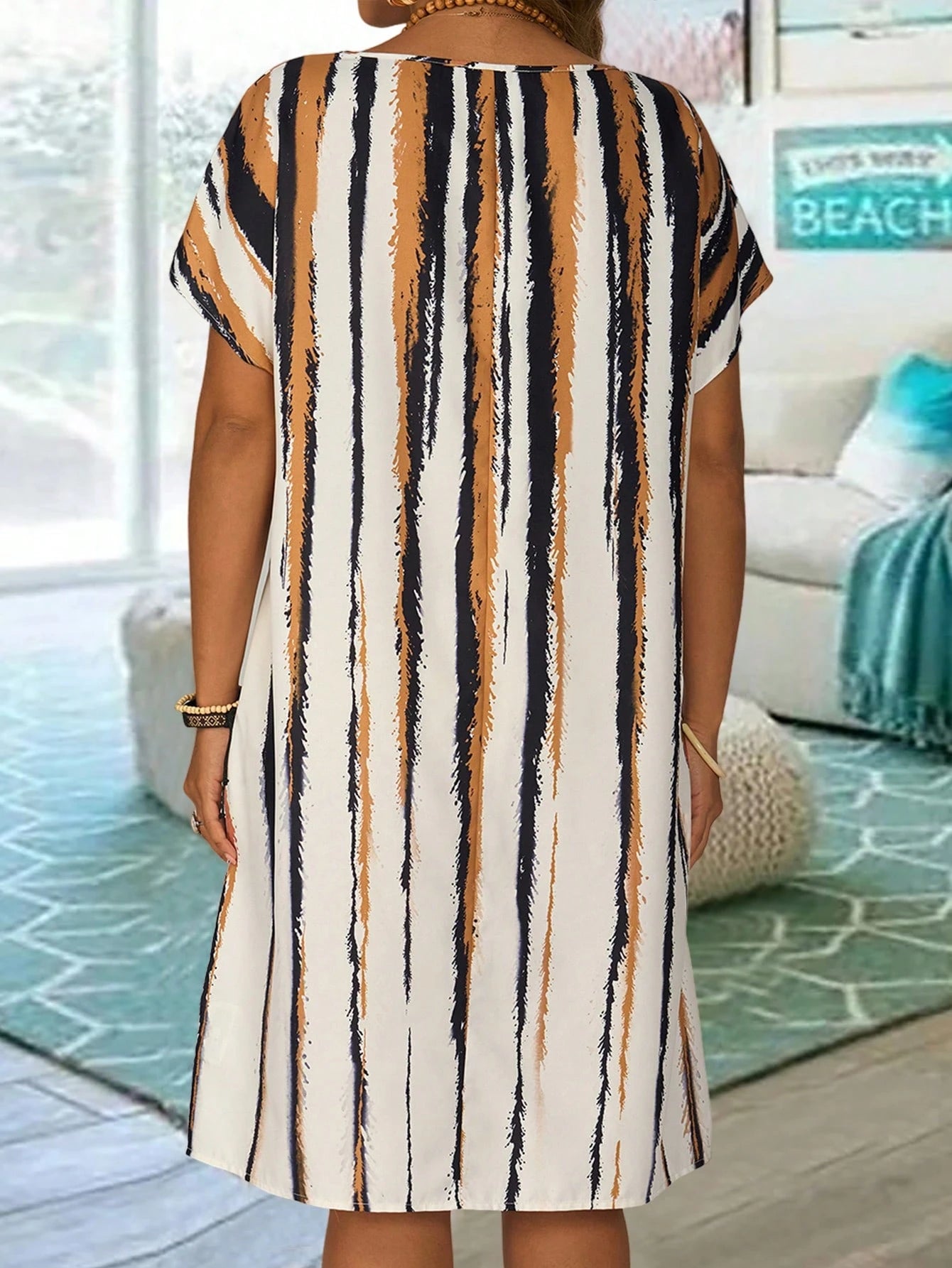 Vestido Feminino de Mangas Morcego - Essence. Plus Size