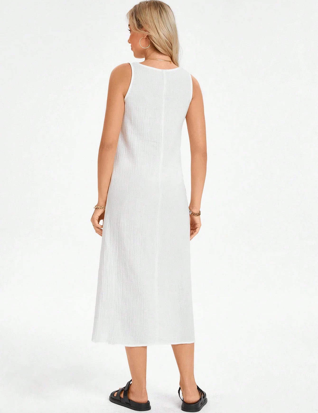 Vestido_Feminino_Comprido_Decote_U_Aleska_2.webp